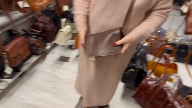 Кожаные сумки. Италия . смотреть онлайн