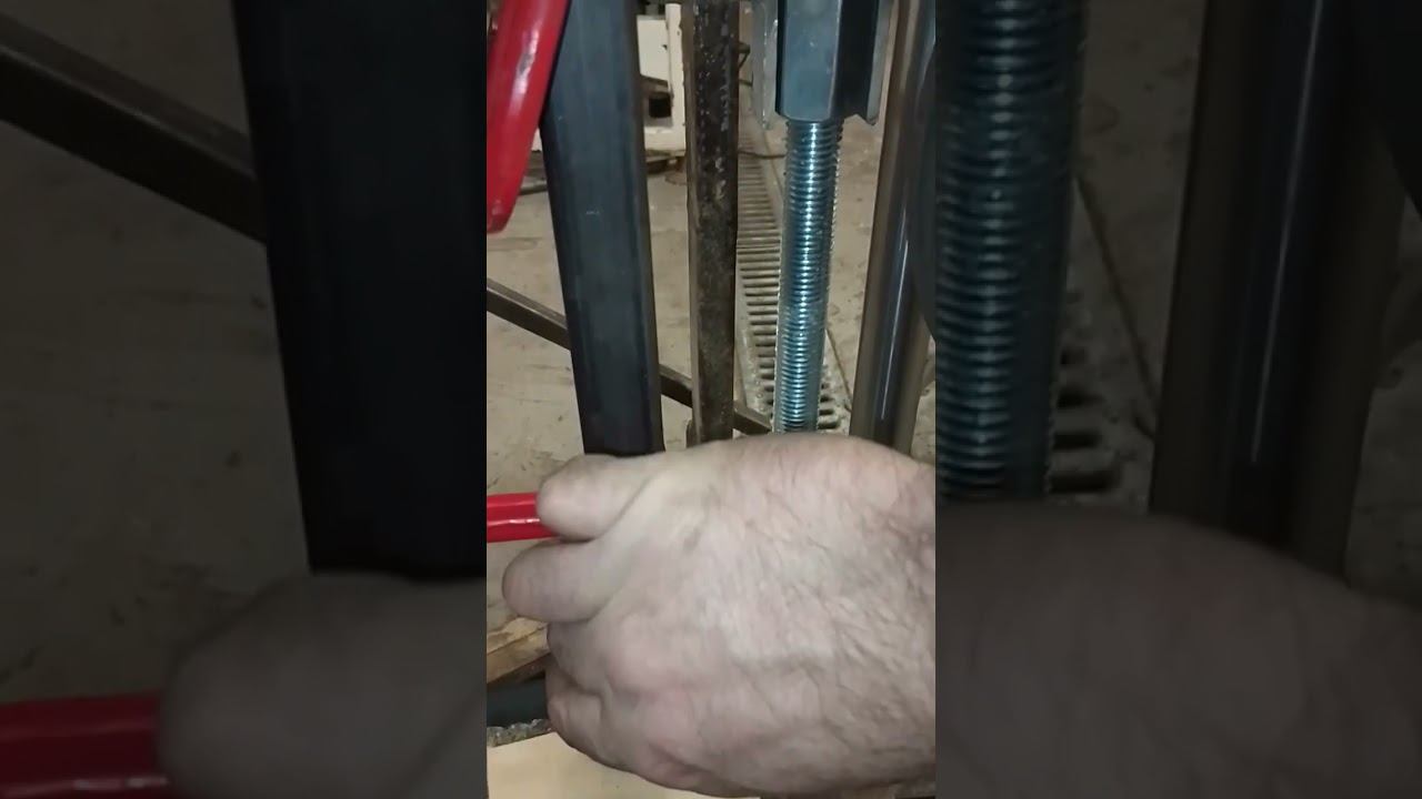 Мутация пилорамы. Узлы направляющих роликов. #самоделки #homemade #сделайсам #инструмент смотреть онлайн