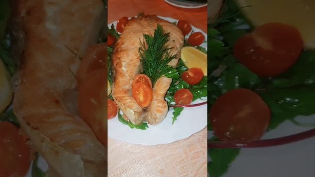 Твой вариант лосось...сочный, румяный, ароматный. смотреть онлайн