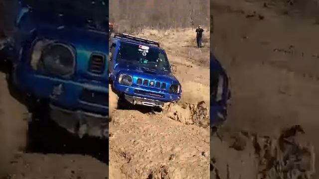 Универсальная тачка для леса, маленькая, юркая и на мостах. А с 1.8 вообще зверюга! #skrdoffroad смотреть онлайн