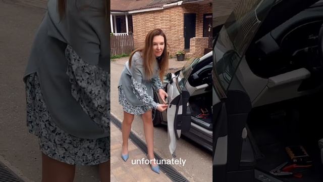 12В аккумулятор на Porsche Taycan, как оживить. 12V Battery At Porsche Taycan.