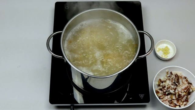 Homemade Tricolore Pasta Alla Carbonara [4K Video] смотреть онлайн