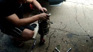 ИЖ-ОДА 2126 РАЗБОРКА ПЕРЕДНЕЙ СТОЙКИ ЗАМЕНА ОПОРНОГО ПОДШИПНИКА СНЯТИЕ ПРУЖИНЫ АМОРТИЗАТОРА СЪЁМНИК