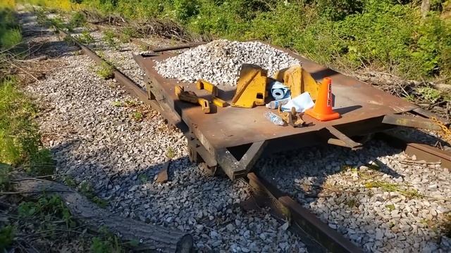 Derailment Intencional !! The East Terminal Railway shows how to derail and ReRail a Rail Road Car смотреть онлайн
