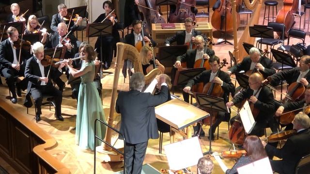 Mozart concerto for flute and harp 2mvt Kornishina, Moskvitina, Fedoseev смотреть онлайн