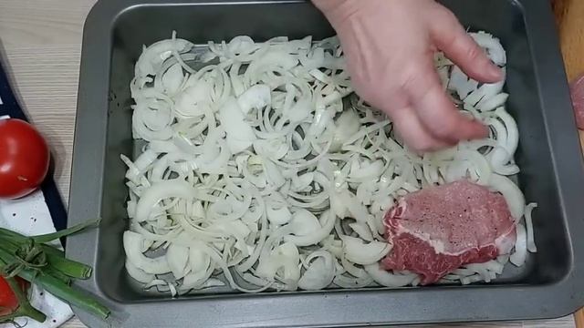 Połóż mięso na cebuli i za 10 minut masz pyszny obiad! смотреть онлайн