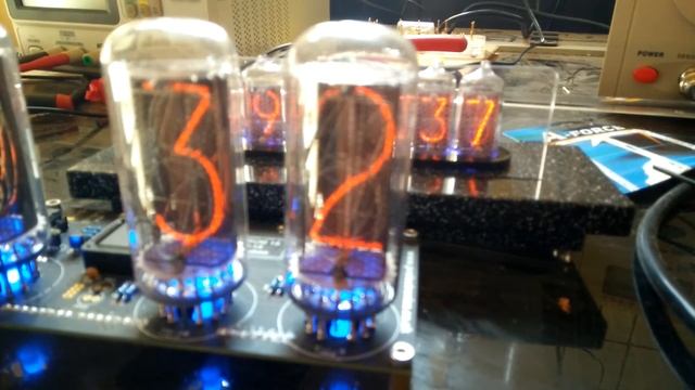 Slow running Nixie Clock смотреть онлайн