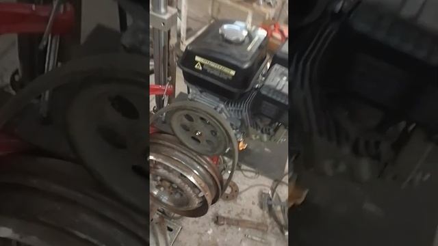 Необычная конструкция шкива для пилорамы #инструмент #самоделки #homemade #своимируками смотреть онлайн