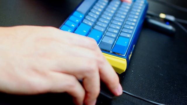Thock tacular My RGB Neon Keyboard Unbelievably Smooth Sound! 2 смотреть онлайн