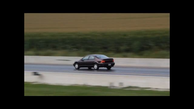 Station Wagon vs Dodge Stratus I4 смотреть онлайн