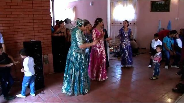 Цыгане в Сызрани, Чурча и Марина 19 августа 2014 часть1\2 смотреть онлайн