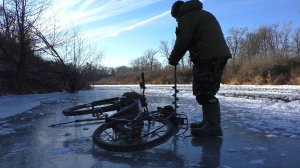 Первая рыбалка на речке зимой .Первый лед в декабре