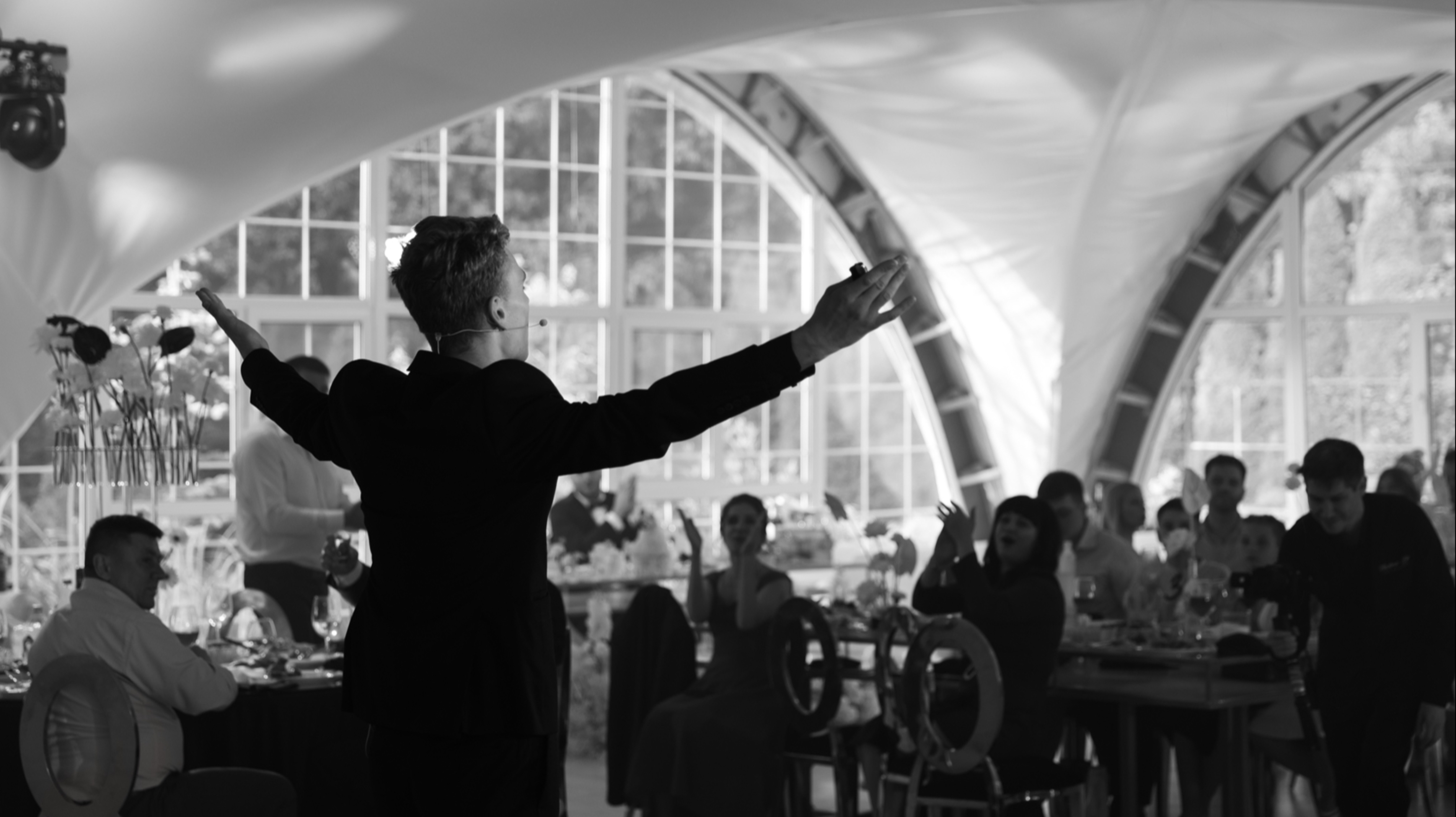 ILLUSIONIST NIKOLAY VEDAREV