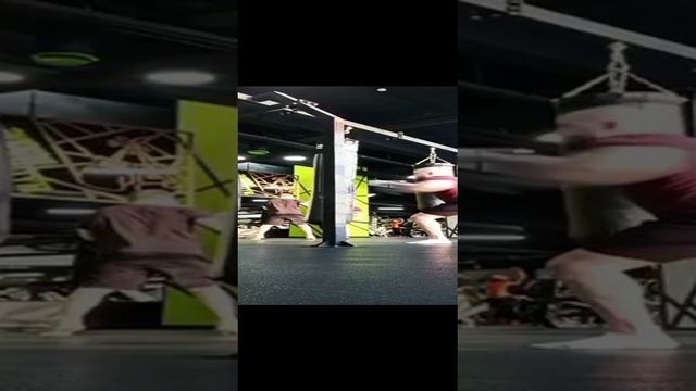 Сергей Громидзе боксирует