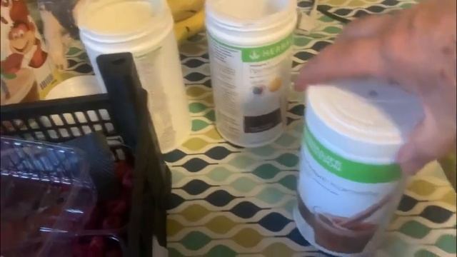 ЗАМОРОЗИВ МАЛИНУ З МЕДОМ😉 смотреть онлайн