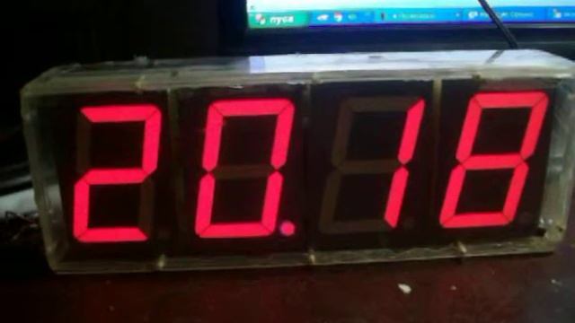 часы на больших индикаторах смотреть онлайн