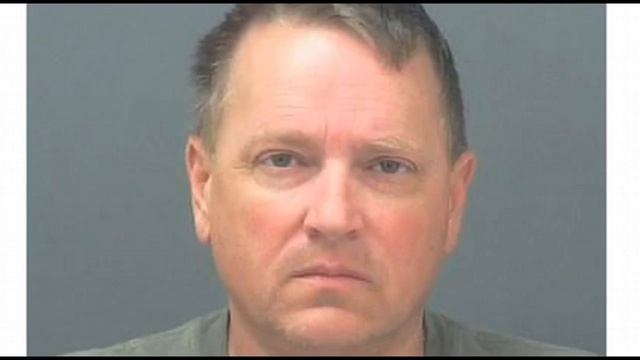 MANHUNT IN ALABAMA FOR MAN THAT KILLED 3 IN MOBILE HOME PARK смотреть онлайн