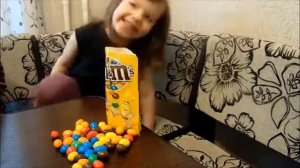 CHILDREN BLOG РАЗВЛЕКАЕМСЯ С БАБУШКОЙ ЦВЕТНЫЕ КОНФЕТКИ M&M ДЕТСКИЙ БЛОГ