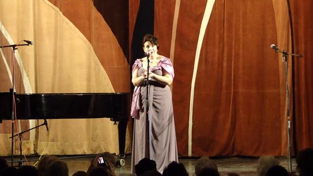 Татьяна Замолодчикова, романс "У камина" (П. Баторин) смотреть онлайн