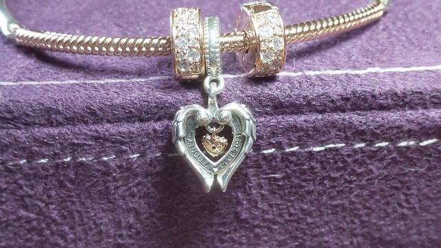 Pandora Club Charm 2021 (Sneak Peek) смотреть онлайн