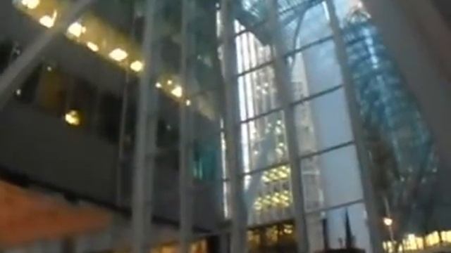 Проходя мимо финансового центра. (Downtown Toronto walk) смотреть онлайн