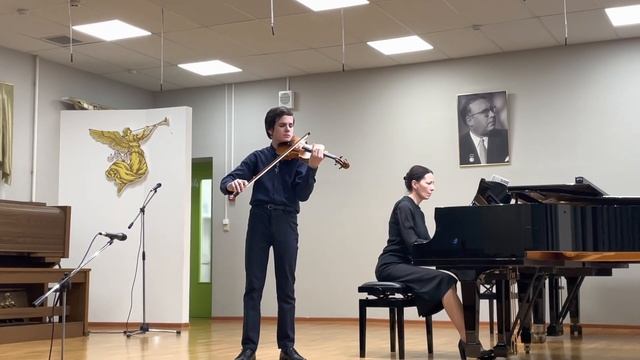 Г. Венявский Романс (II ч концерта N2 для скрипки с оркестром соч.22) скрипка- Фёдор Милютин смотреть онлайн