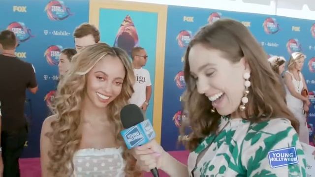 Riverdale's Vanessa Morgan Talks Romance & What's Next for Toni Topaz [Rus sub] смотреть онлайн