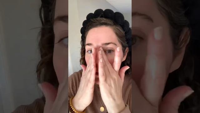 La Roche Posay UVMUNE 400 SPF 50+ Hydrating Cream смотреть онлайн