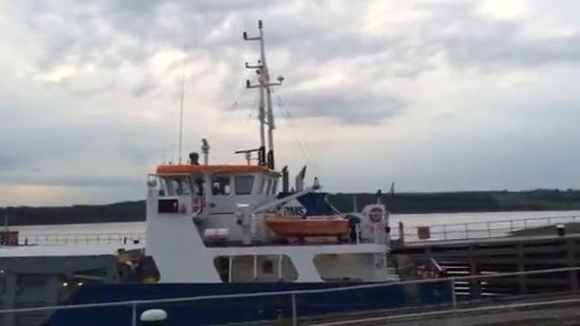 RMS Goole tanker leaving Sharpness Docks, Gloucestershire смотреть онлайн