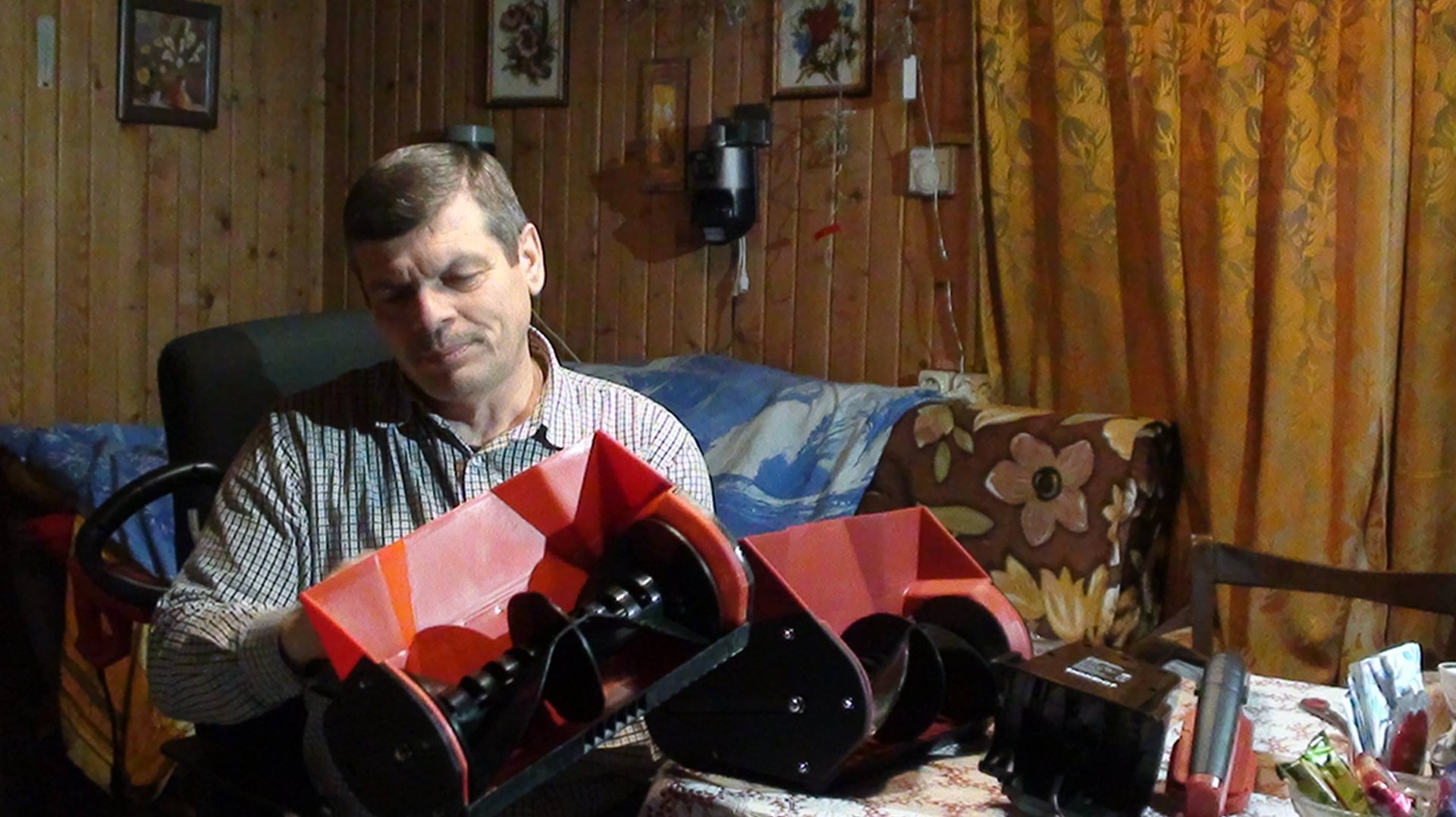 Новогодний подарок// Обзор аккумуляторного снегоуборщика Boxbot FS 201 смотреть онлайн