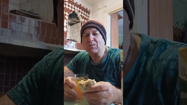 На десерт напиток сокосодержащий мультифруктовый для детского питания с мятными пряниками. смотреть онлайн