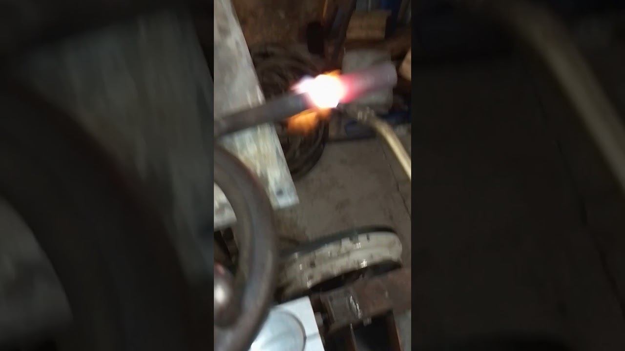 Отжиг полуоси #самоделки #homemade #своимируками #станок #lathe смотреть онлайн