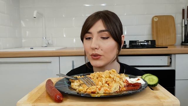 МАКАРОНЫ В СЛИВОЧНОМ СОУСЕ + КОЛБАСКИ /МУКБАНГ/ КАК Я ПОХУДЕЛА НА 17 кг /MUKBANG/НЕ АСМР/NO ASMR смотреть онлайн