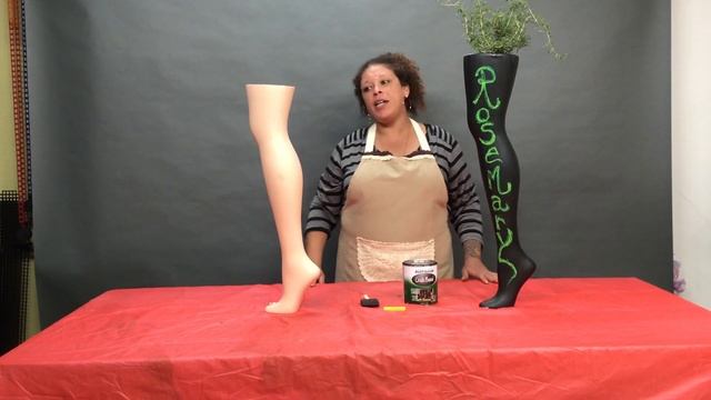 Crafting Projects Using Mannequins: Make a cute and compact herb garden with a mannequin leg смотреть онлайн