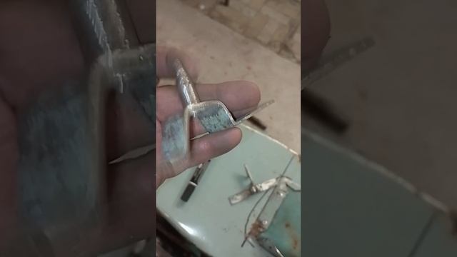 Восстановил фурнитуру корыта #своимируками #мото #ремонт #иж #мотоцикл #юпитер #сделайсам #самоделки смотреть онлайн