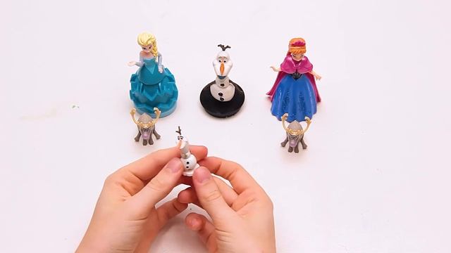 Frozen's Anna, Elsa, and Olaf have fun with Kinetic Sand Flowers! смотреть онлайн