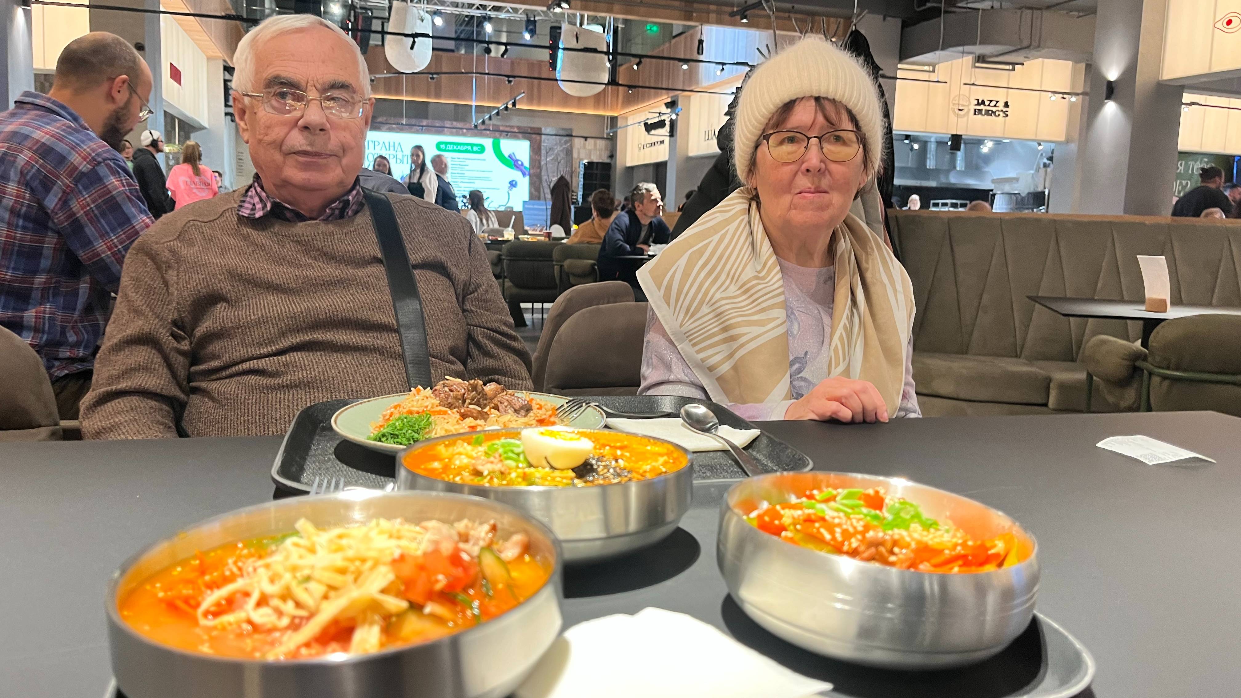 Посетили Гастромолл в Главном (Екатеринбург) и в Сима Ленд! смотреть онлайн