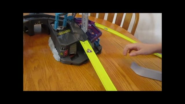 Aaron's Zuru Metal Machines Spider Strike Toy Review смотреть онлайн