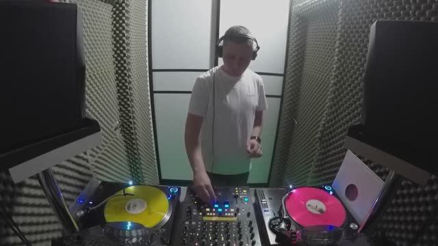 Mikhail P - ANYPLACE STUDIO 01/12/24 (vinyl Mix)