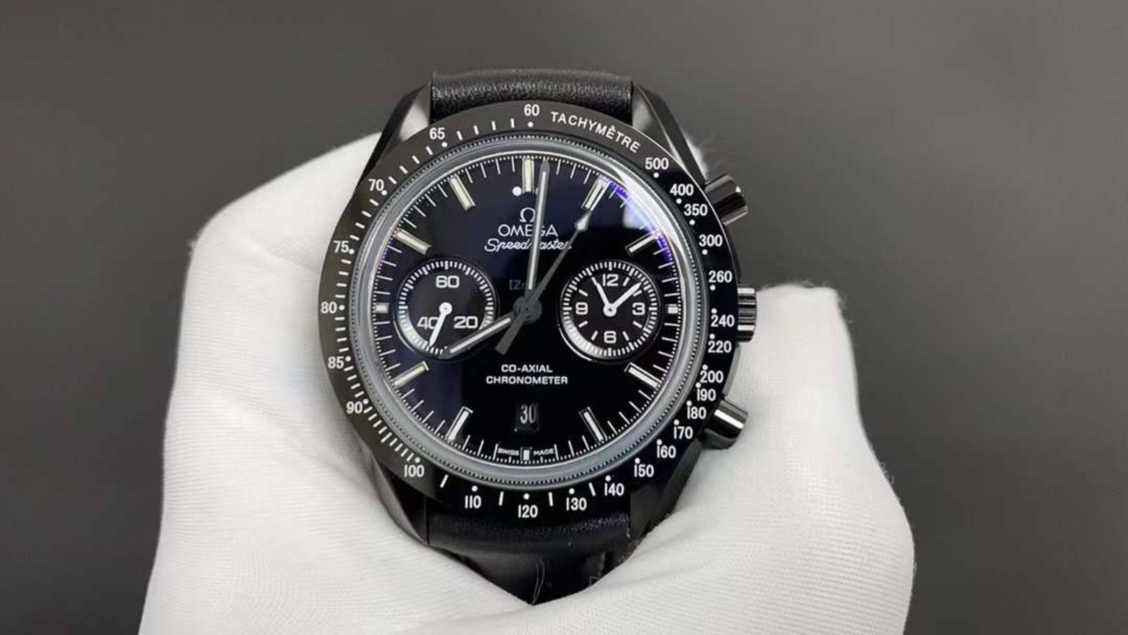 Часы Omega Speedmaster Moonphase Chronograph 44mm смотреть онлайн