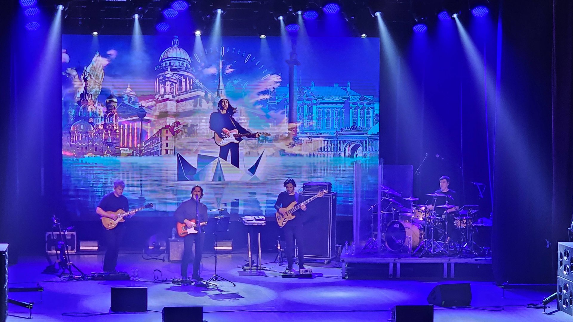 Воспоминания о концерте В.Г.Бутусова в Калуге Арена КТЗ 14.12.2024 смотреть онлайн