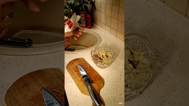 Новый рецепт от Даши. Салат курица с ананасом. Часть 2. #рецепты #салат #курица #готовка смотреть онлайн