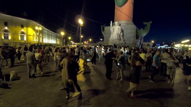 Зажигательная сальса на Стрелке ВО смотреть онлайн