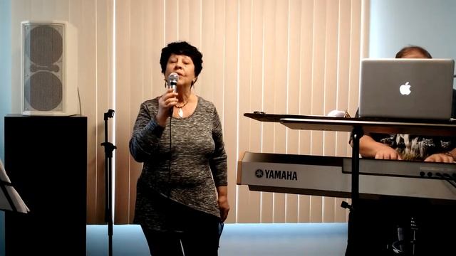 Lyudmila Komashko - На тот большак смотреть онлайн