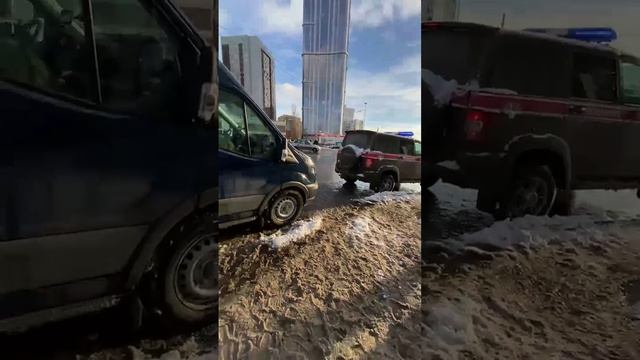 На Славянской площади опять устроили облаву на бегающих от военкомов "новых россиян" смотреть онлайн