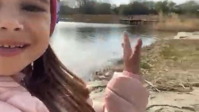 Полинка на природе.Слупск смотреть онлайн