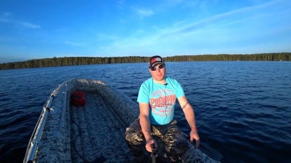 Флагман дк 370 игла JET ULTRA. Под моторами 9.8 и 15 сил.