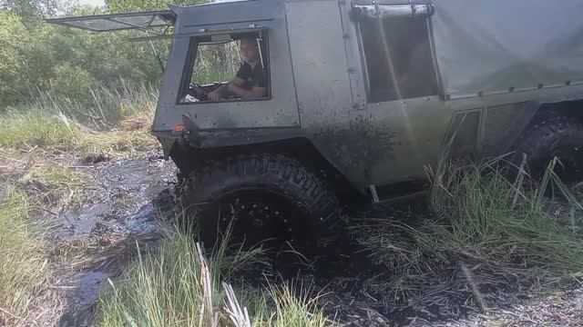 Вездеход "ВОСТОК" с бензиновым двигателем 1,8! Краткий обзор и ходовые тесты!! смотреть онлайн