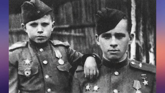 Марина Цветаева "Не смейтесь вы над юным поколением", читает Елена Асеева смотреть онлайн