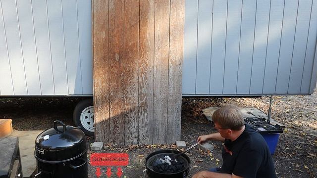 Seasoning the Cuisinart 18" Vertical Smoker COS-118 смотреть онлайн